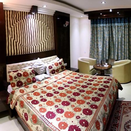 Hotel Raj Mandir หริทวาร ภายนอก รูปภาพ