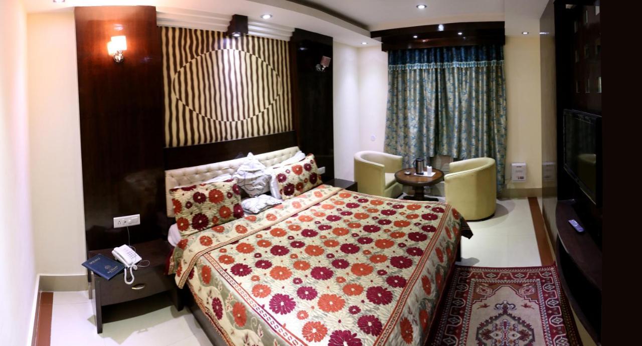 Hotel Raj Mandir หริทวาร ภายนอก รูปภาพ