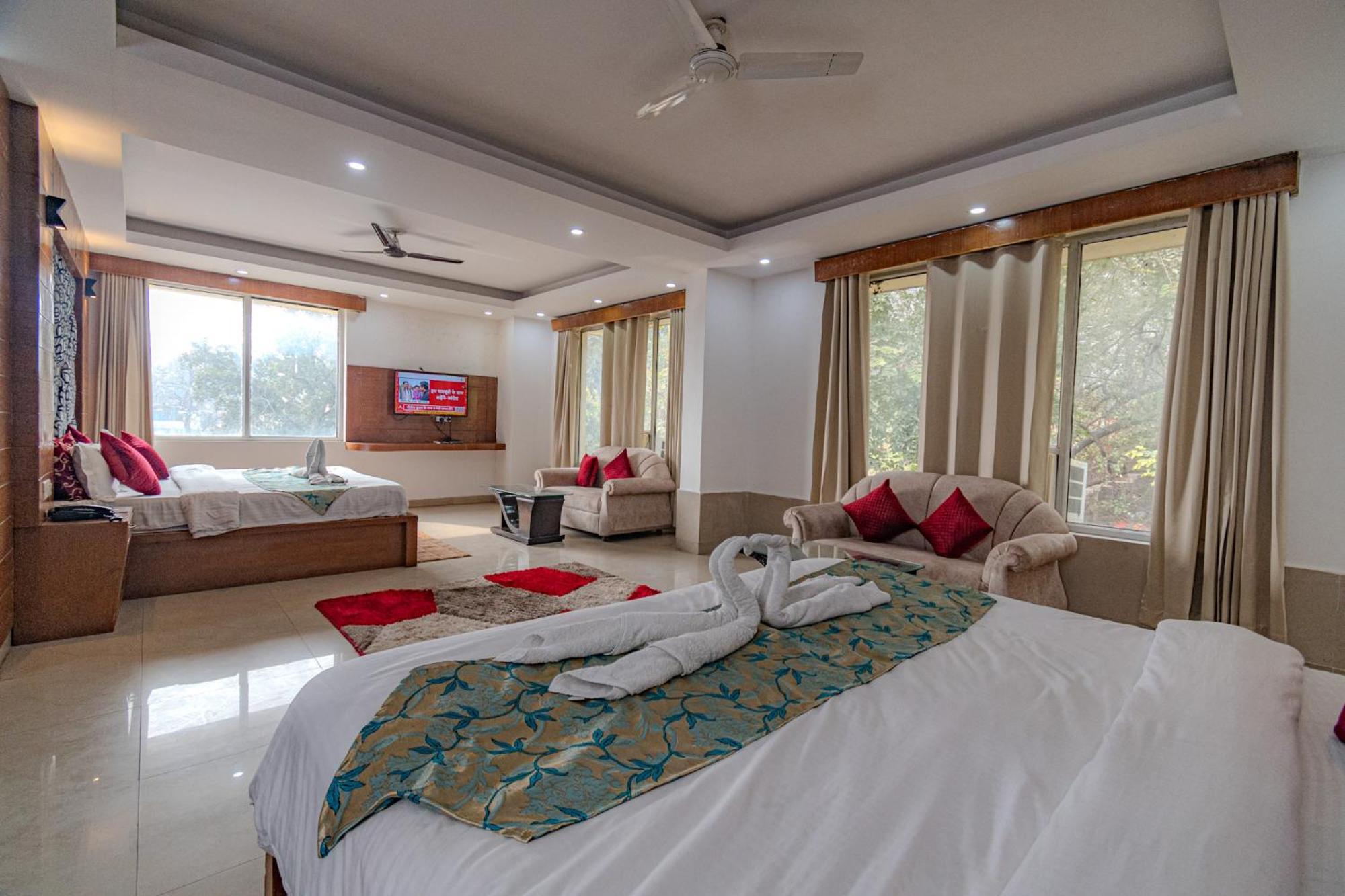 Hotel Raj Mandir หริทวาร ภายนอก รูปภาพ