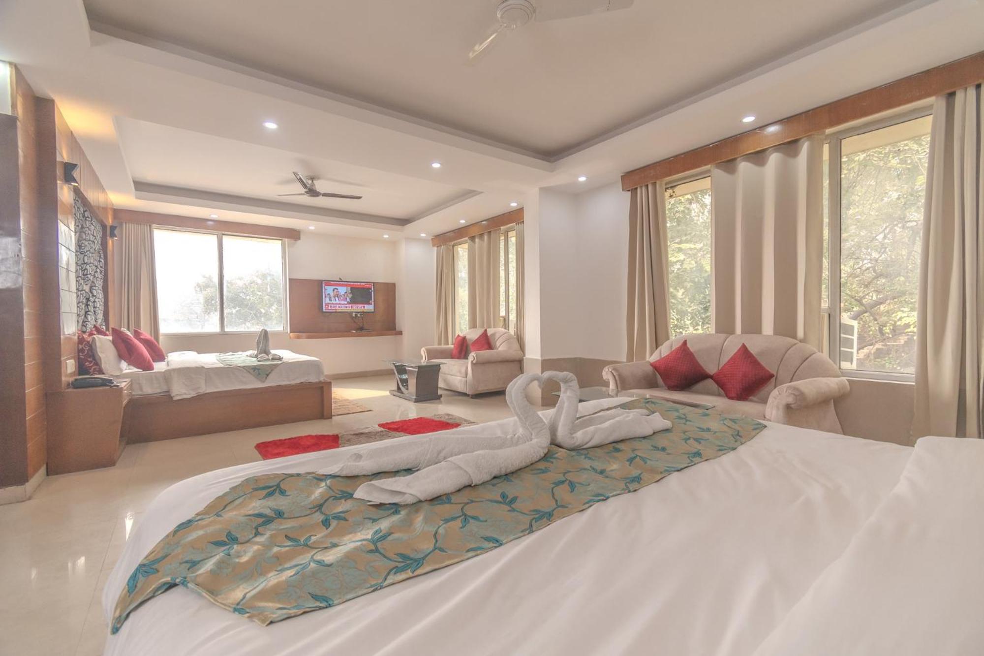 Hotel Raj Mandir หริทวาร ภายนอก รูปภาพ