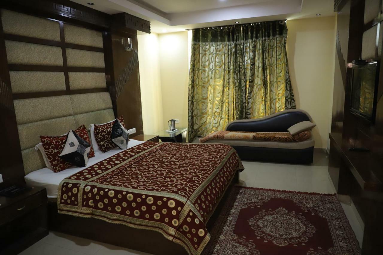 Hotel Raj Mandir หริทวาร ภายนอก รูปภาพ